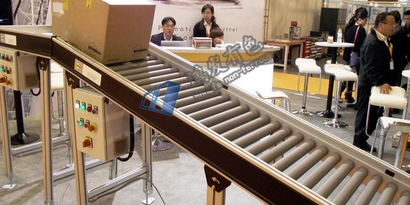 這些都是工業鋁型材搭建的框架